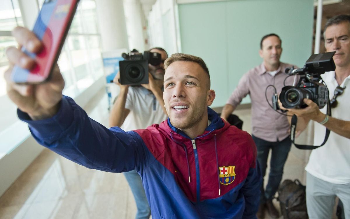INSIDE VIEW: Les primeres hores d'Arthur com a blaugrana