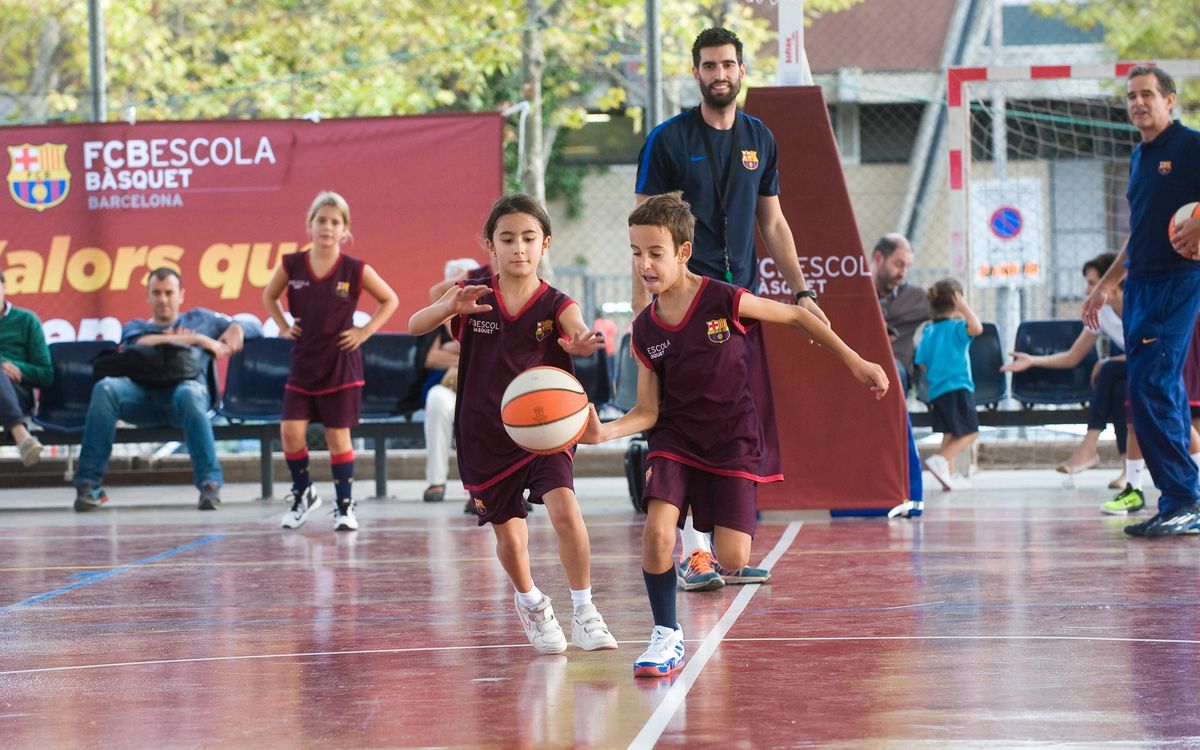 Primeras canastas en la FCBEscola Basket