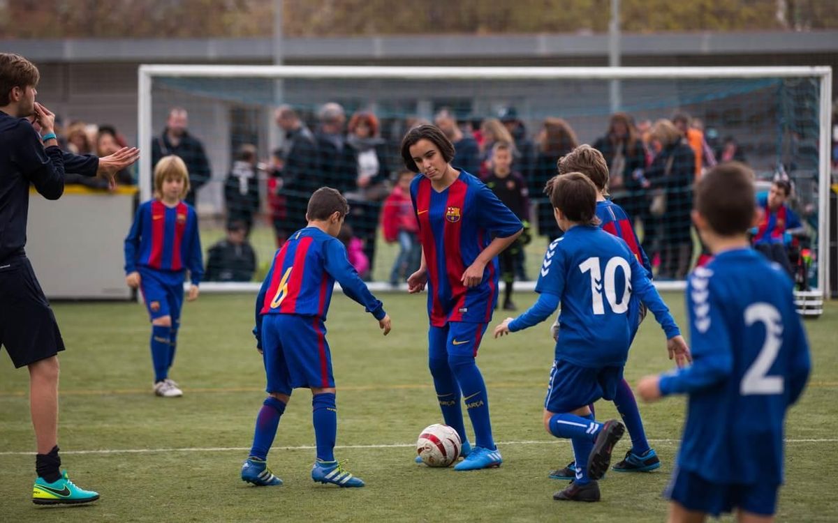 La cantera del Barça apoya al fútbol inclusivo