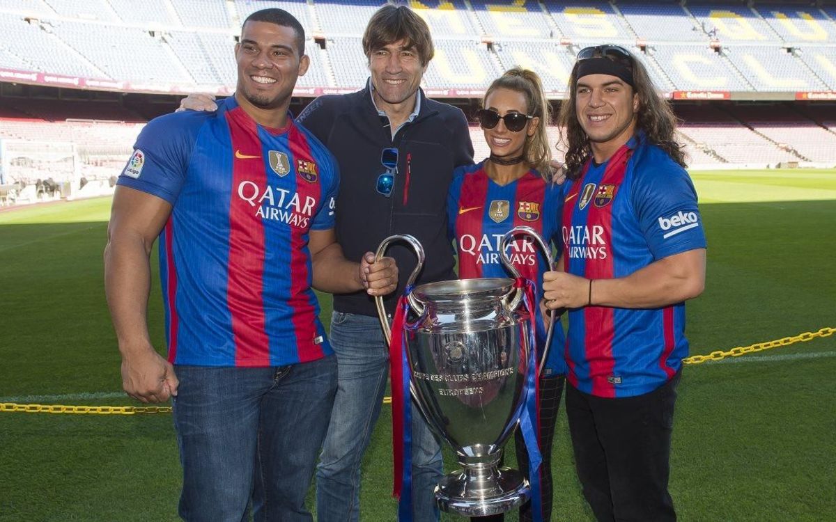 Los luchadores de la Wrestling visitan el Camp Nou