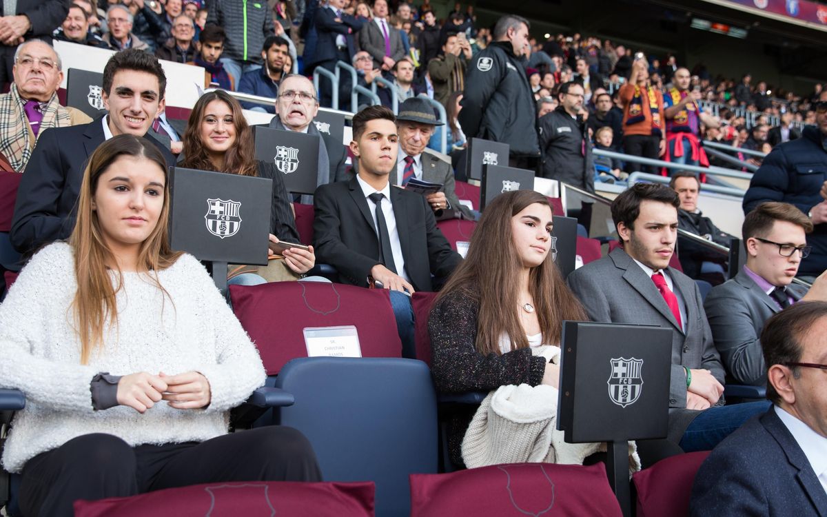 Diez jóvenes socios seguirán el Barça-Espanyol desde el palco presidencial del Camp Nou