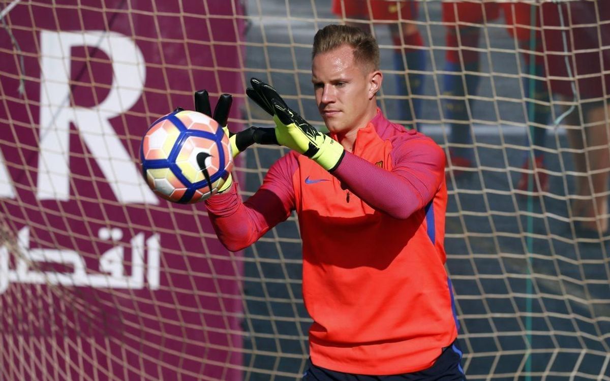 Ter Stegen s’incorpora en el segon dia de treball