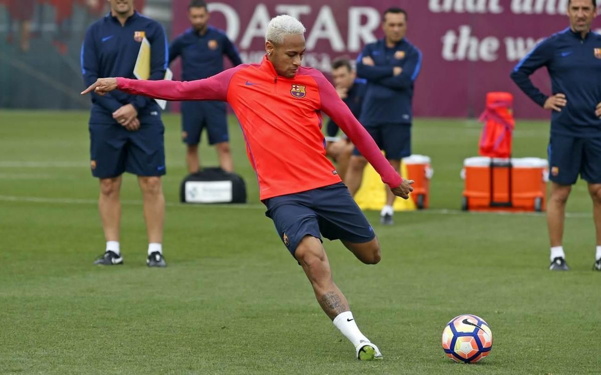 La màgia de Neymar Jr als entrenaments