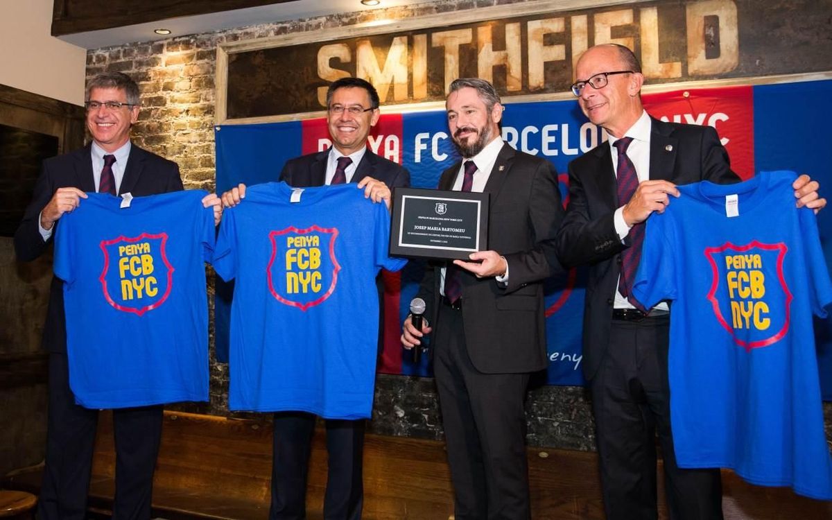 La Penya FC Barcelona New York City rep la delegació del Club a l'Smithfield Hall