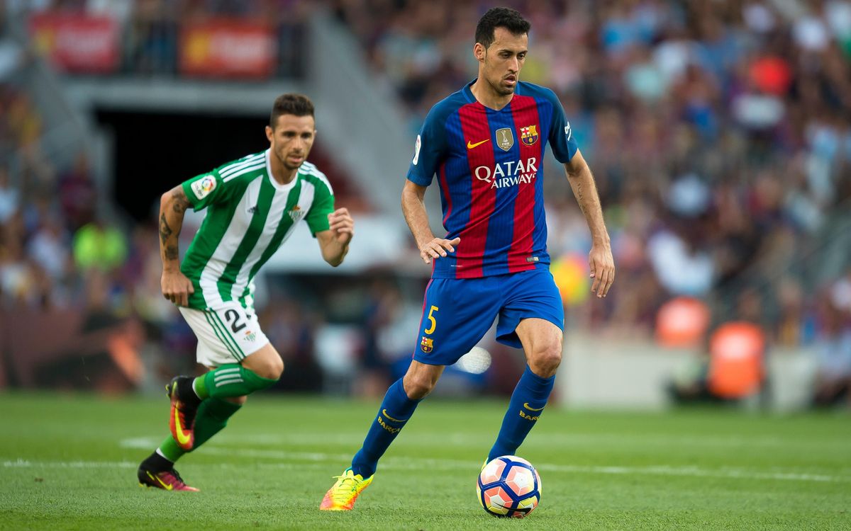 La firma de la renovación de Sergio Busquets con el FC Barcelona, este jueves