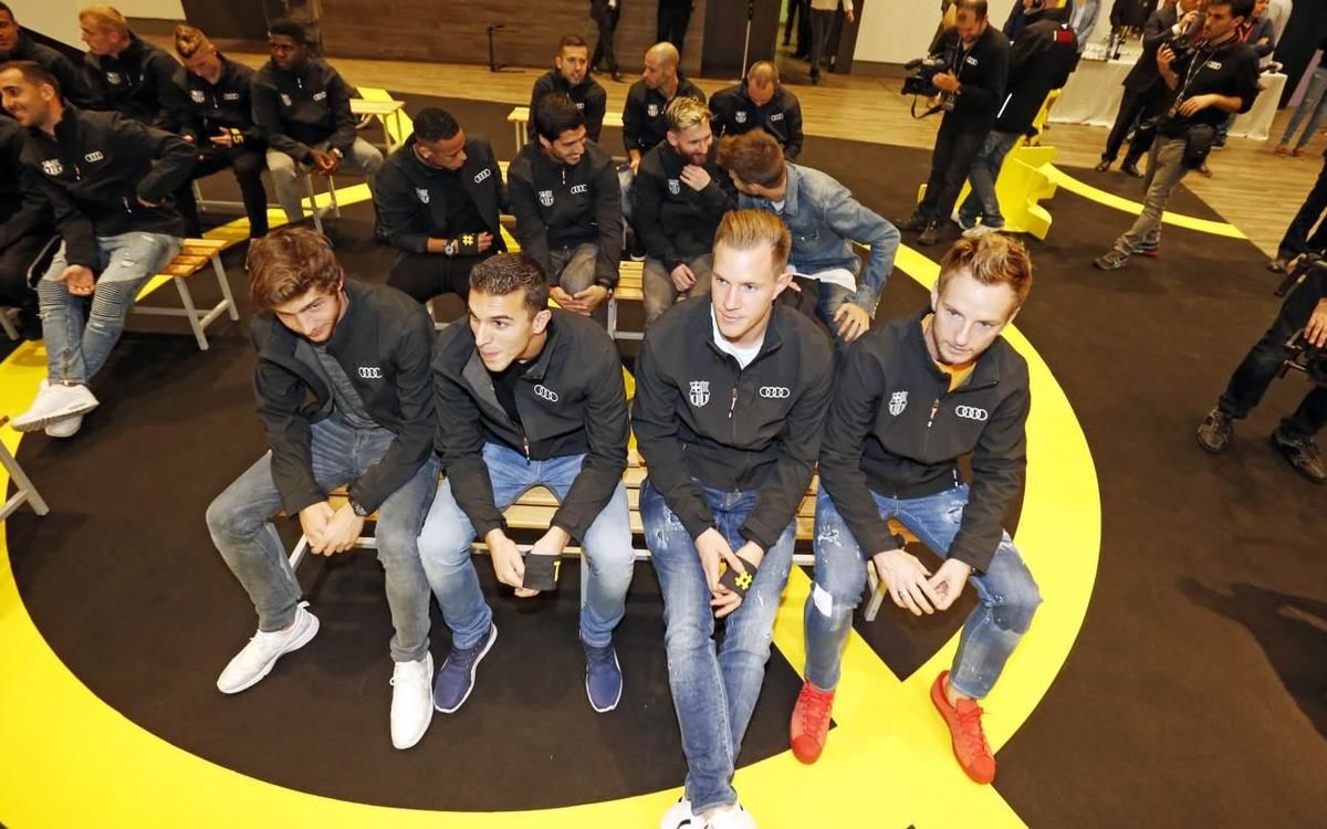 Les coulisses de la remise de la nouvelle Audi aux joueurs du FC Barcelone, en vidéo