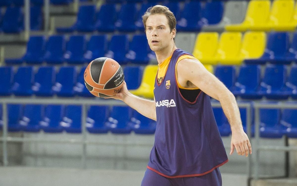 Koponen back training with his teammates