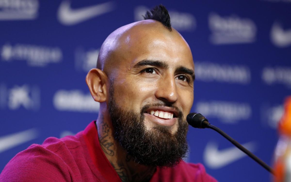 Arturo Vidal, protagonista en la prensa deportiva de Barcelona