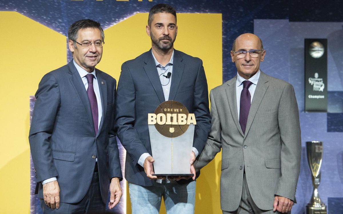 El president Bartomeu anuncia que la retirada de la samarreta de Navarro es farà el dia del Barça - Madrid