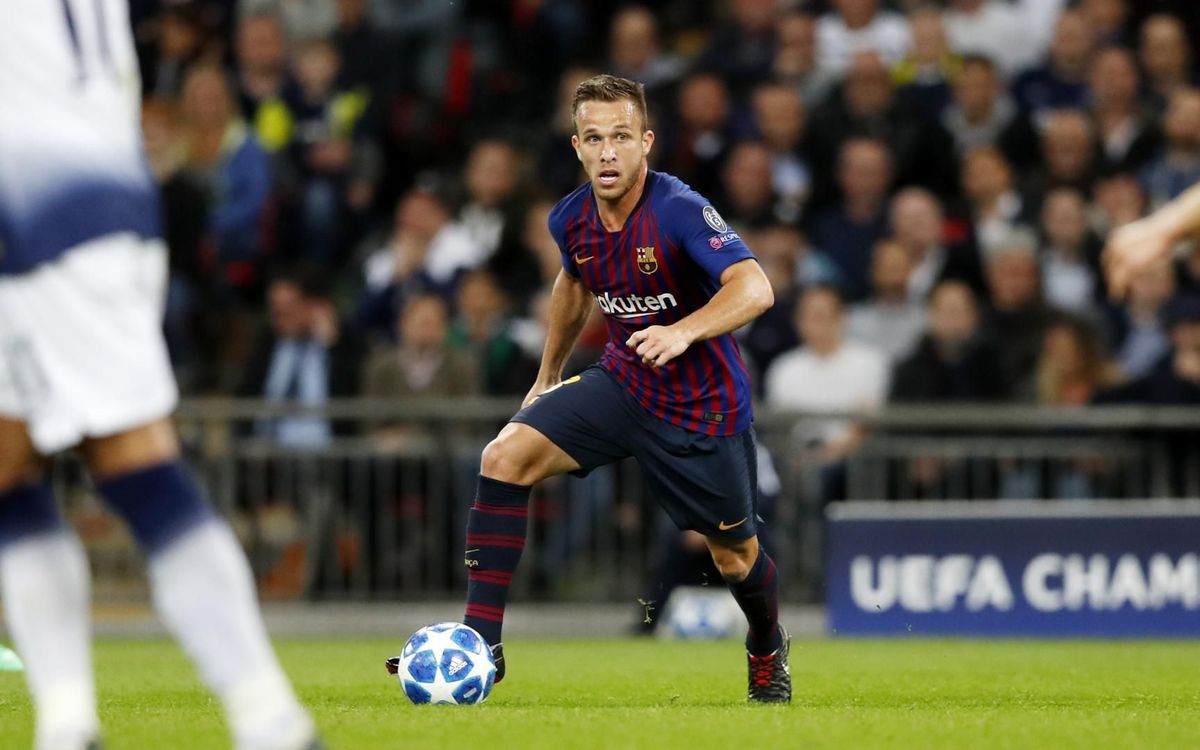 Arthur grew up idolizing Andrés Iniesta — now he wears his number