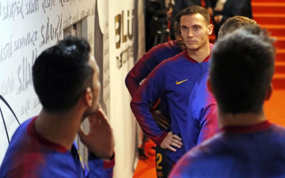 Vermaelen, amb una lesió al bíceps femoral de la cama dreta