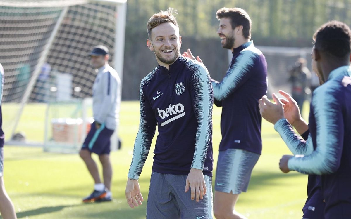 Return to training with Rakitic