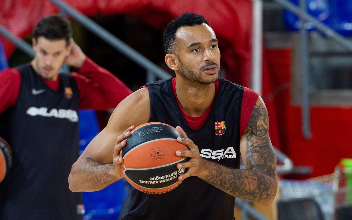 Adam Hanga viaja con el equipo a Estambul