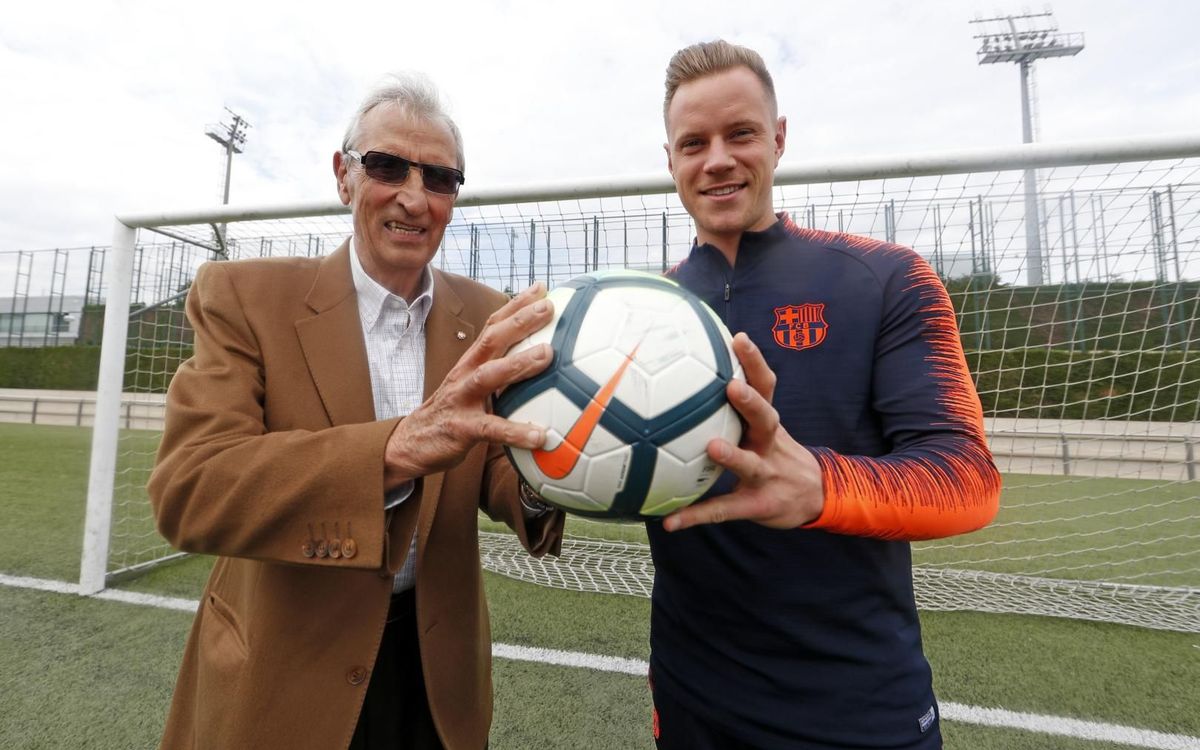 A meeting of goalkeepers: Sadurní and Ter Stegen