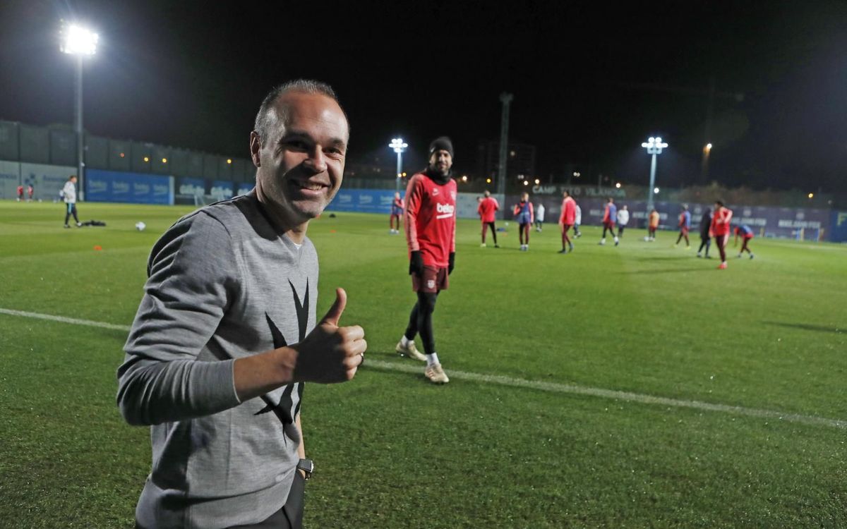 Iniesta visita els seus excompanys