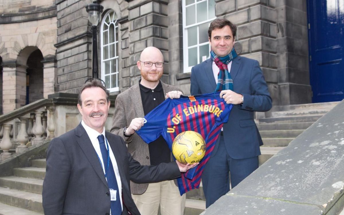 Grant Jarvie, James Smith i Javier Sobrino, a la Universitat d’Edimburg.
