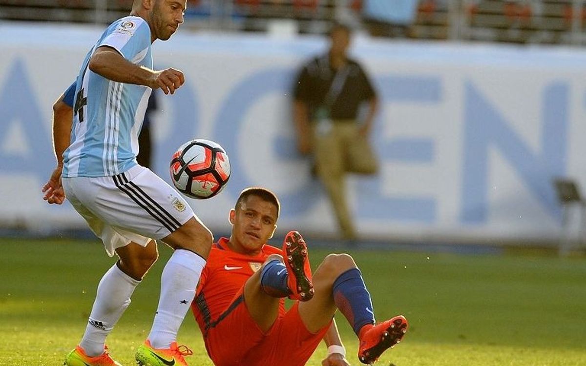L’Argentina venç per 2-1 la Xile de Claudio Bravo