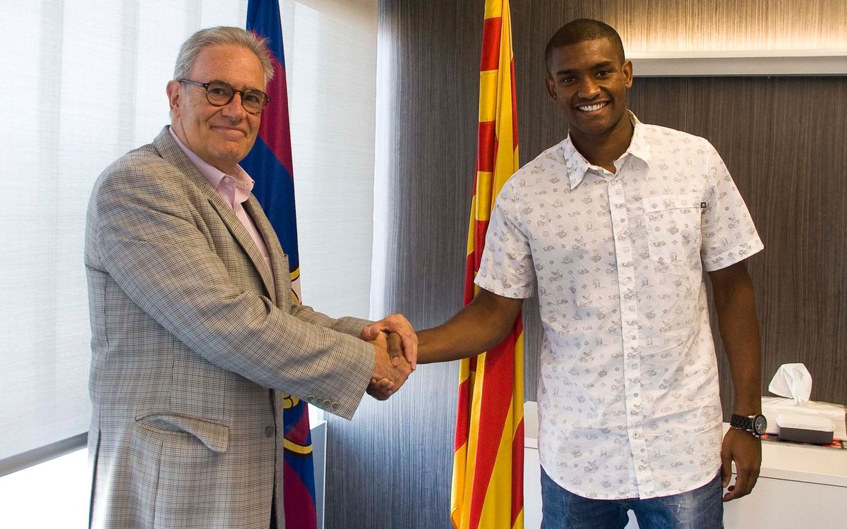 Marlon Santos apuntala la defensa del filial