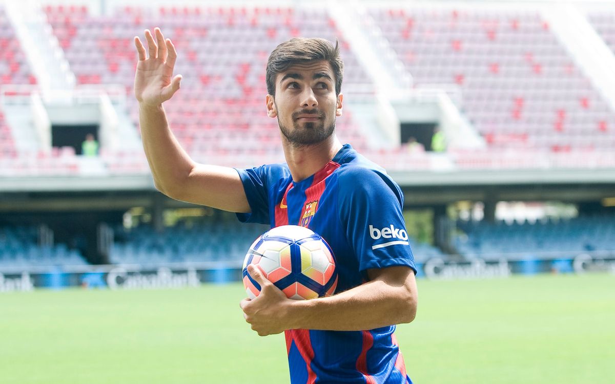 André Gomes ja llueix la samarreta blaugrana
