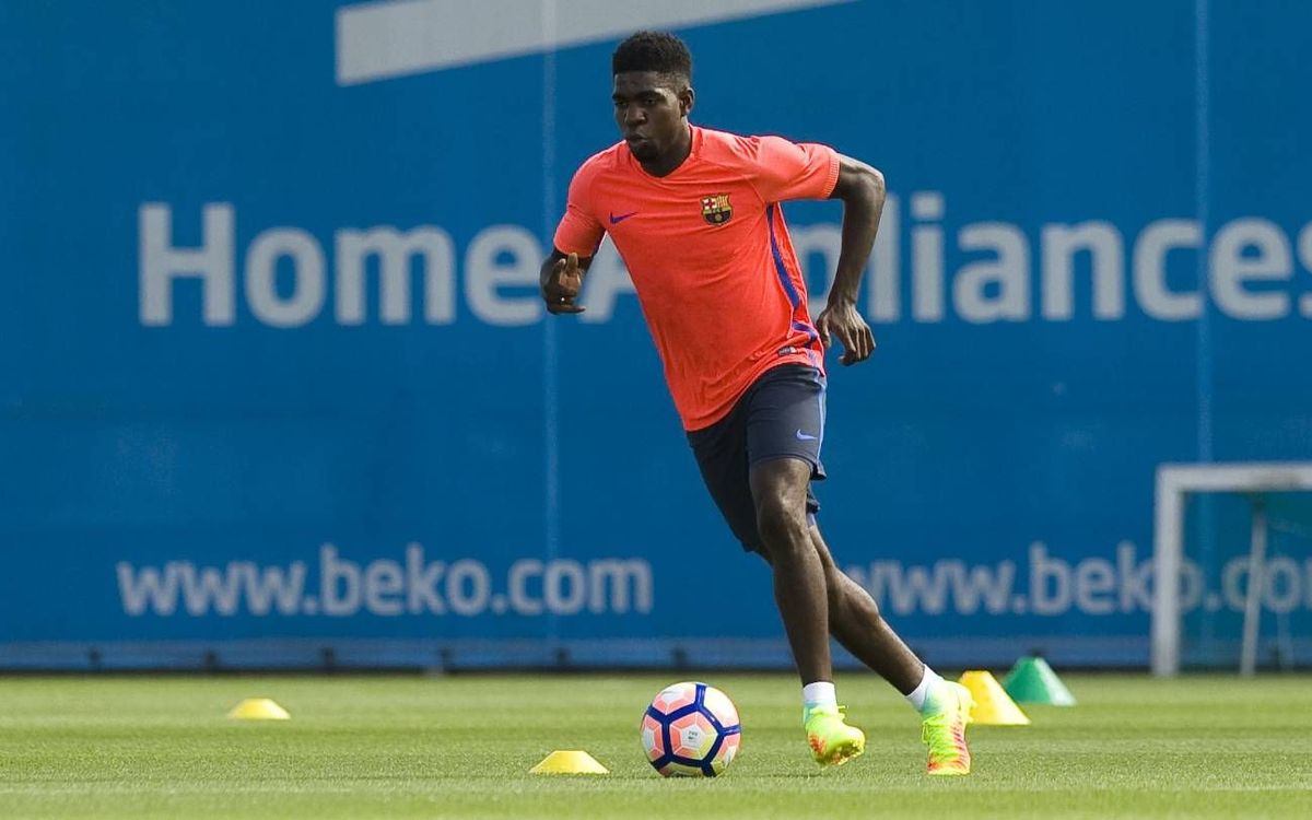 Umtiti fa el primer entrenament a la Ciutat Esportiva Joan Gamper