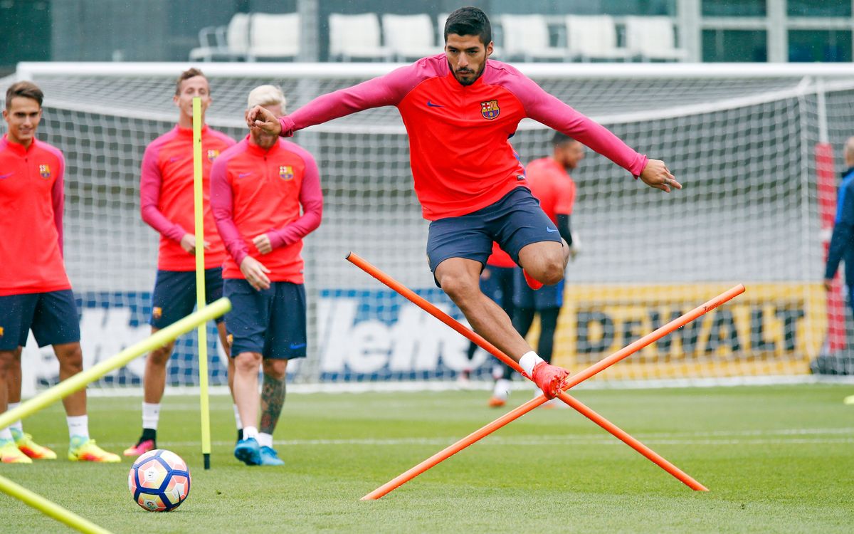 Les habilitats de Luis Suárez a St. George’s Park