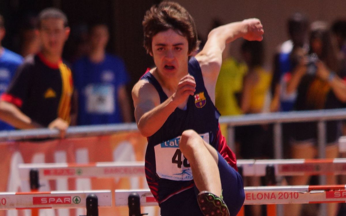 El blaugrana Aleix Porras bate el récord de los 400 metros vallas