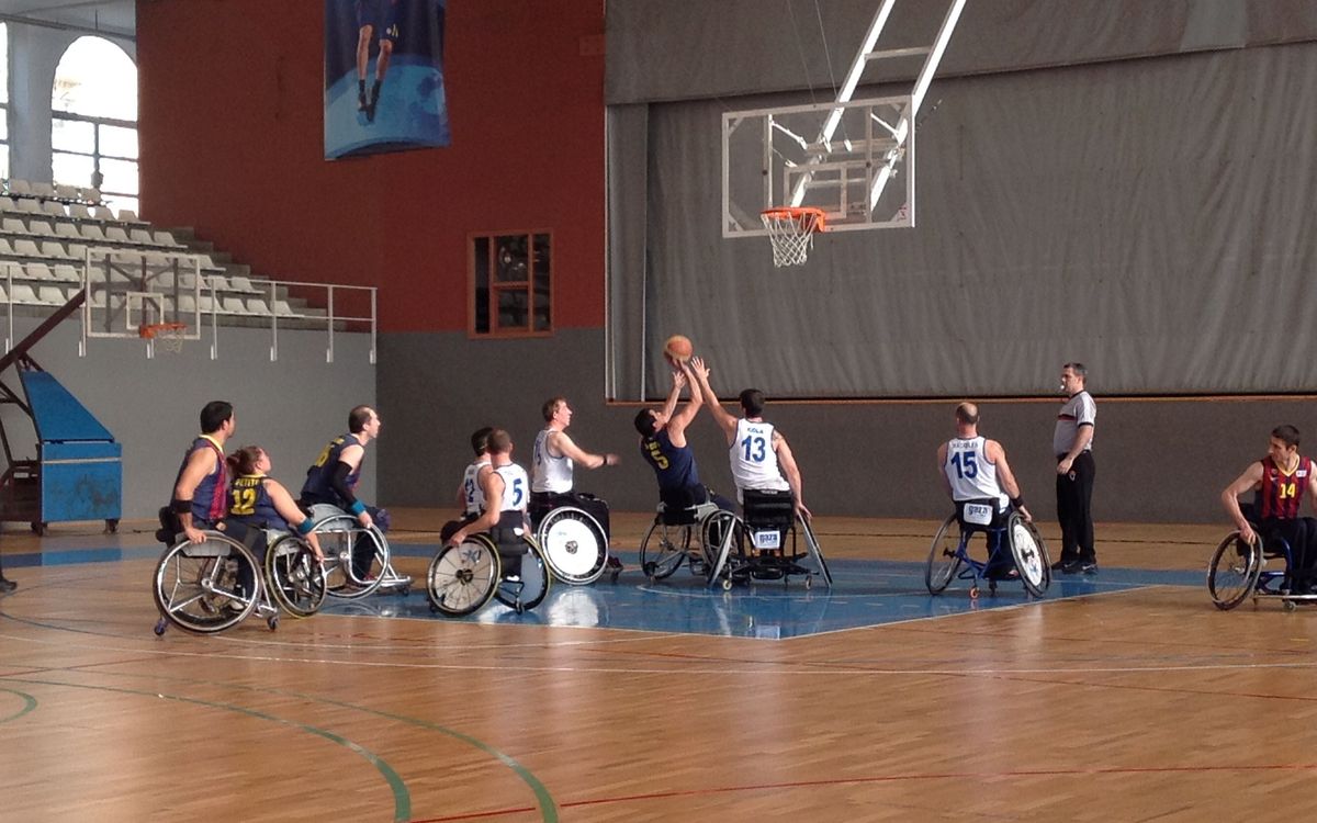 Primera ensopegada de l’UNES FC Barcelona