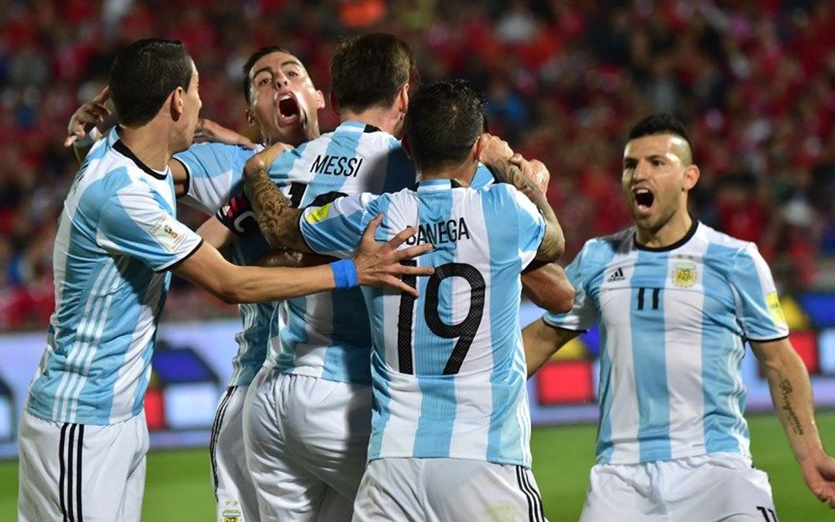L’Argentina de Messi remunta i supera Xile (1-2)