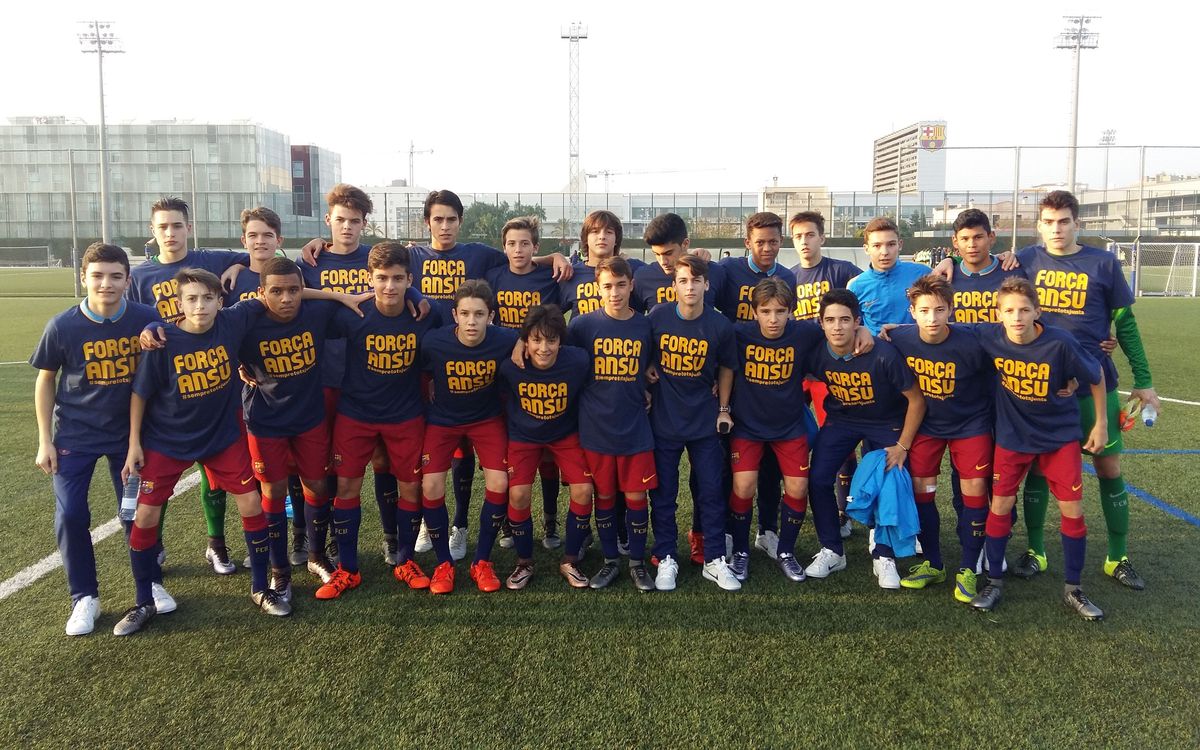 El Cadete B, con camisetas de apoyo a Ansu
