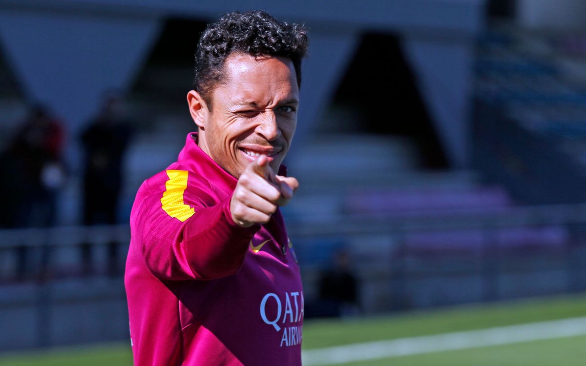 Adriano accepta l’opció de prorrogar el seu contracte fins al 2017
