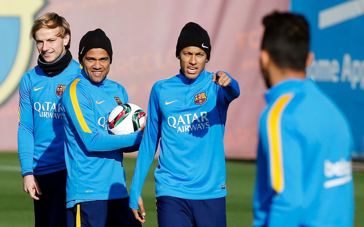 23 jugadors viatjaran al Japó