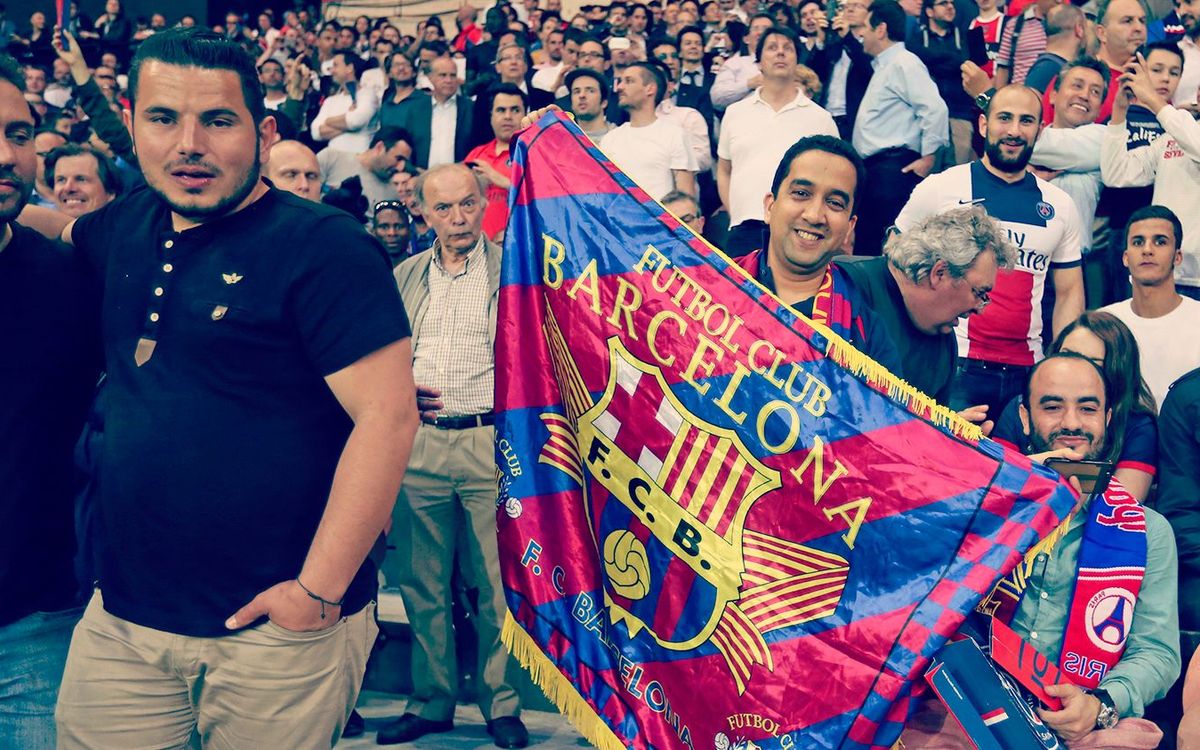 Darrera la càmera: El viatge a París amb l'afició