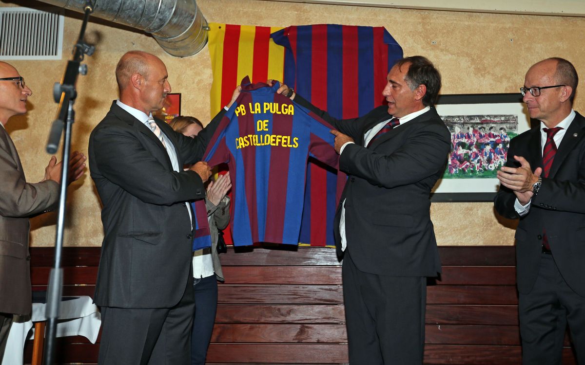 Inauguració de la penya 'La Pulga' a Castelldefels