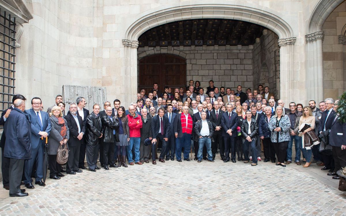 L’alcalde Trias rep les penyes barcelonistes de la ciutat