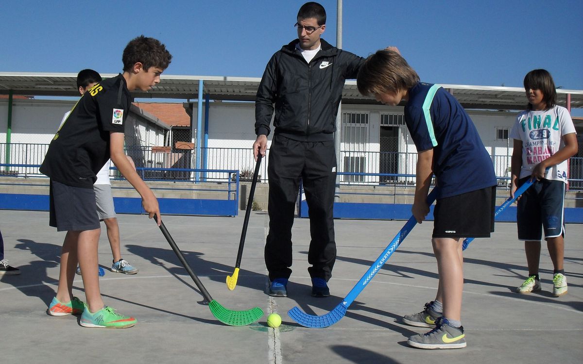 Marc Gual potencia el hockey patines en la Escuela Circell de Moja