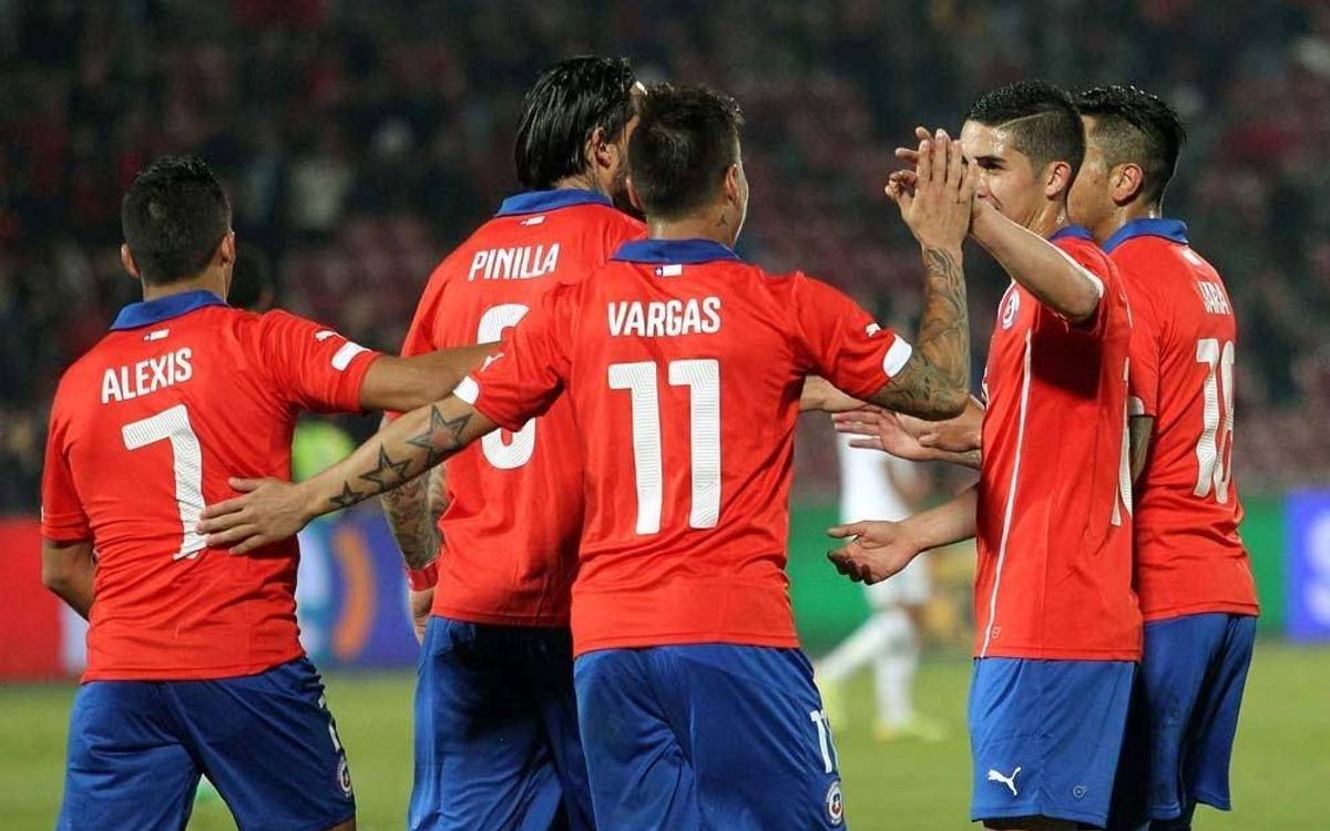 Alexis se viste de asistente en la remontada de Chile
