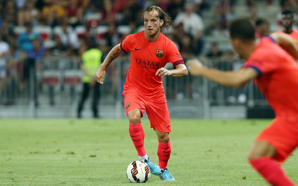 SSCナポリ対FCバルセロナ:チャンピオンズ級の親善試合