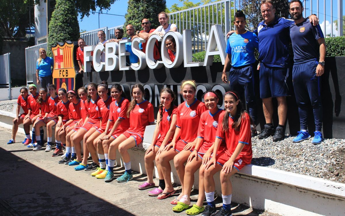 La Sub17 de Puerto Rico se prepara en la FCBEscola Dominicana tras el paso del huracán María