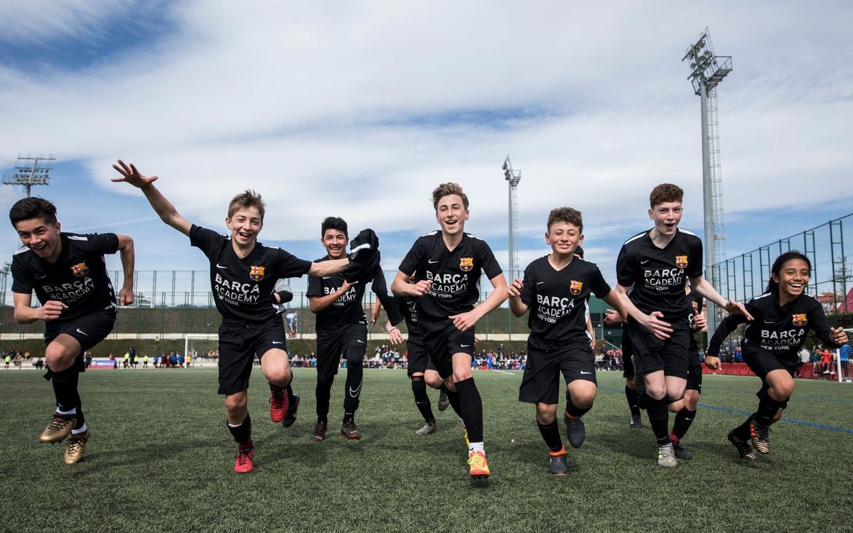 La FCBEscola pasa a llamarse Barça Academy