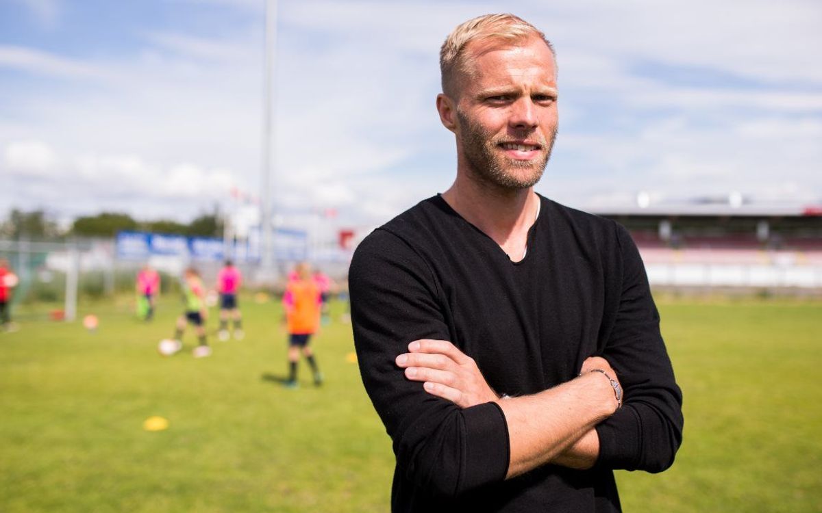 Gudjohnsen, tècnic del primer campus femení de l'FCBEscola