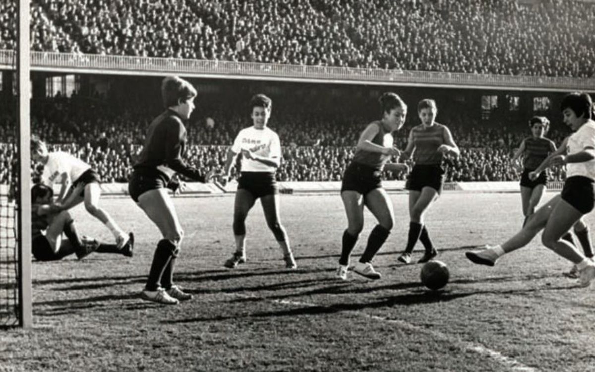 Las pioneras del fútbol femenino en el Barça