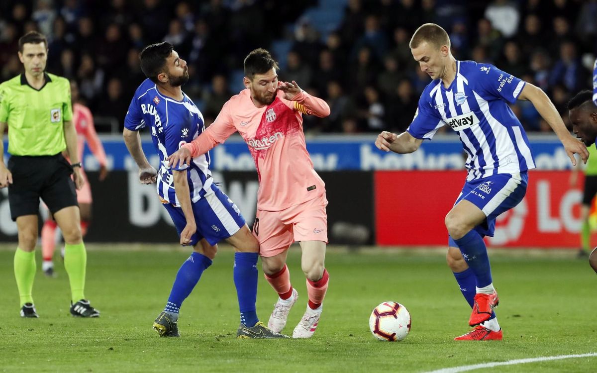 صور مباراة : ألافيس - برشلونة 0-2 ( 23-04-2019 ) Mini_2019-04-23-ALAVES-BARCELONA-41