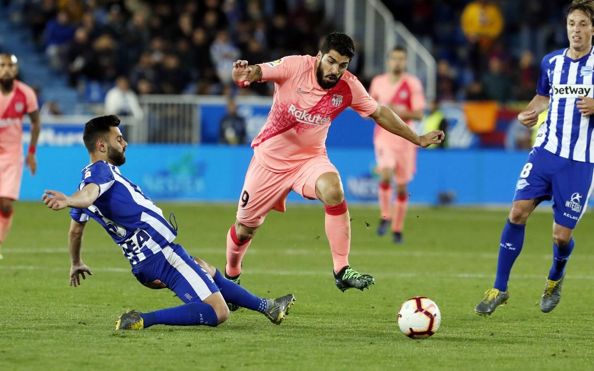 صور مباراة : ألافيس - برشلونة 0-2 ( 23-04-2019 ) Mini_2019-04-23-ALAVES-BARCELONA-45
