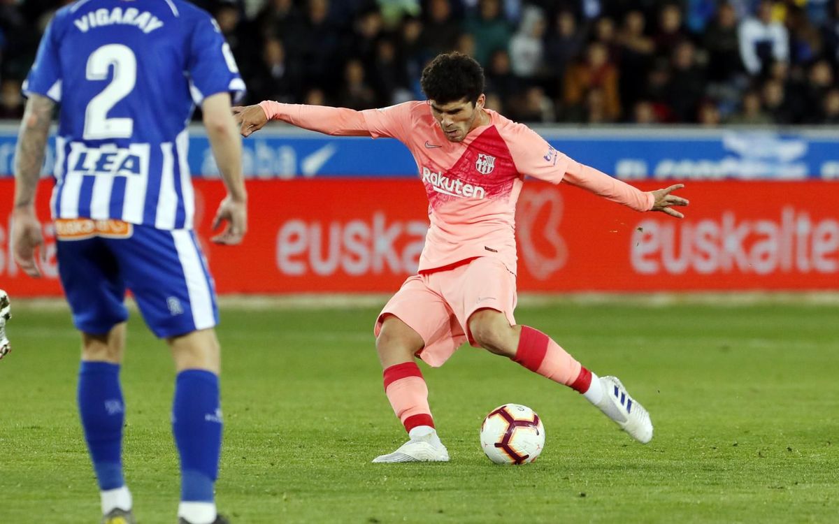 صور مباراة : ألافيس - برشلونة 0-2 ( 23-04-2019 ) Mini_2019-04-23-ALAVES-BARCELONA-17