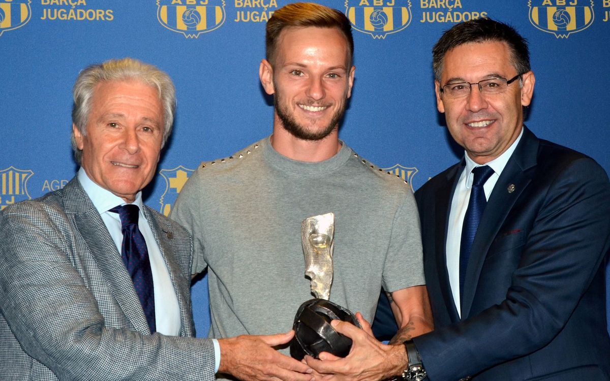 Ivan Rakitic recull el Premi Barça Jugadors que reconeix els seus valors