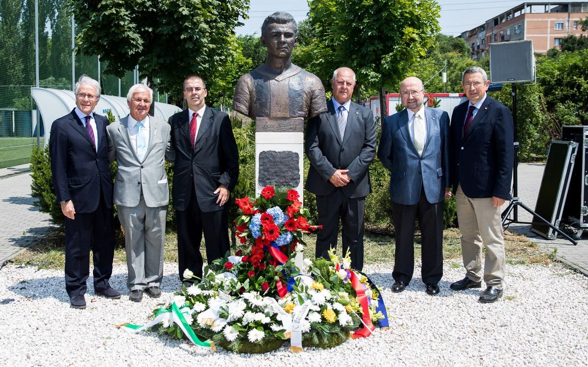 L'ABJ assisteix a la col·locació de la primera pedra del parc dedicat a Kubala