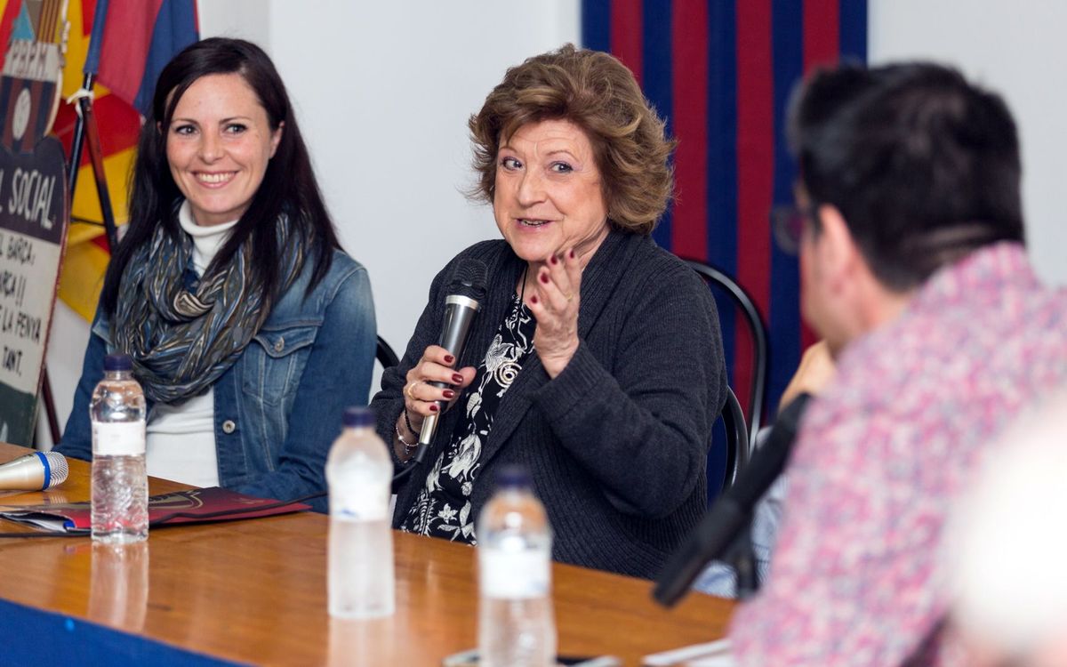 “Molts pares encara són reticents a què les seves filles juguin a futbol”